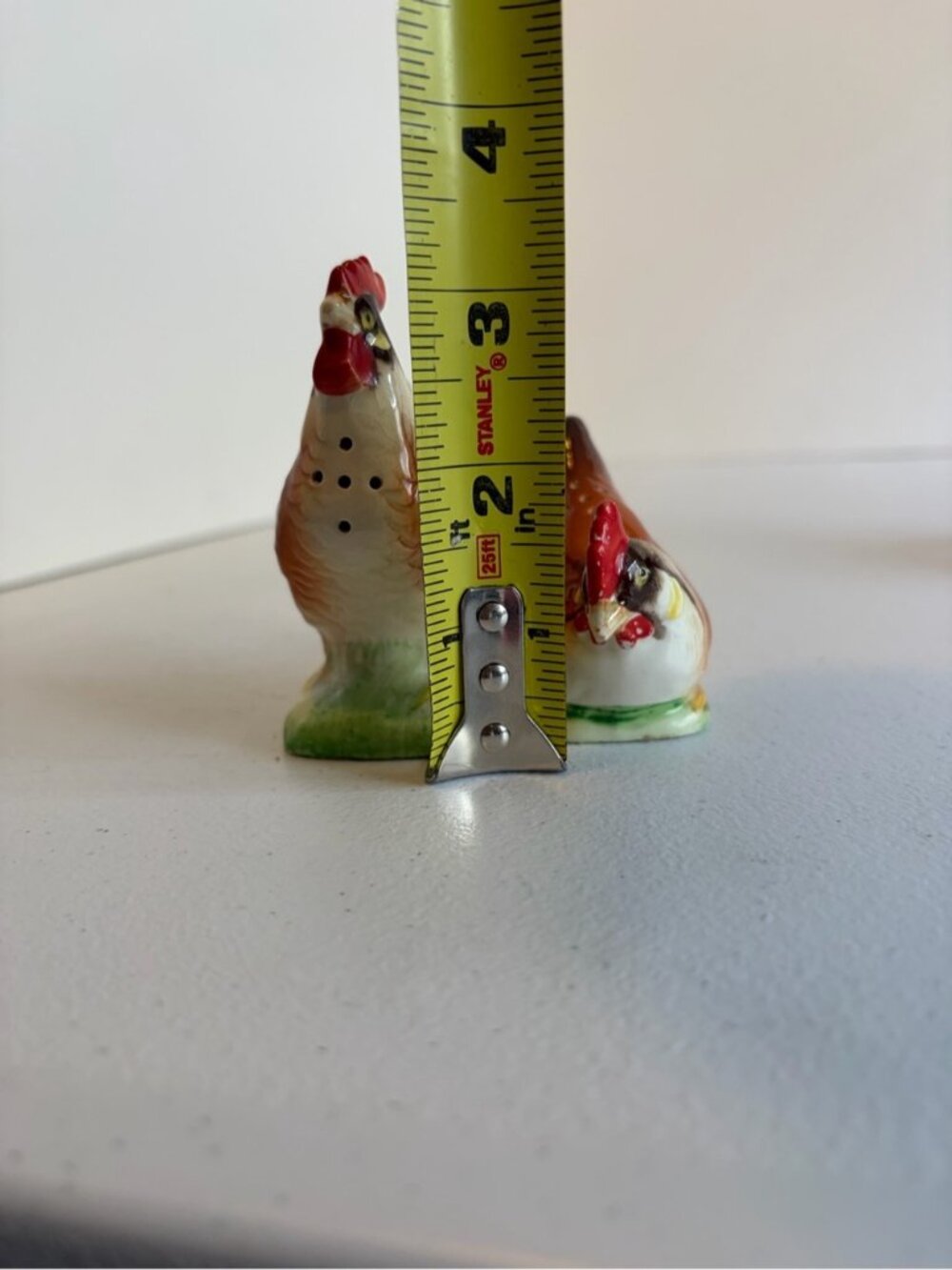 Vintage Rooster Chicken Hen Salt and Pepper shakers Kitsch kitchen Farmhouse 60s - Picture 6 of 6